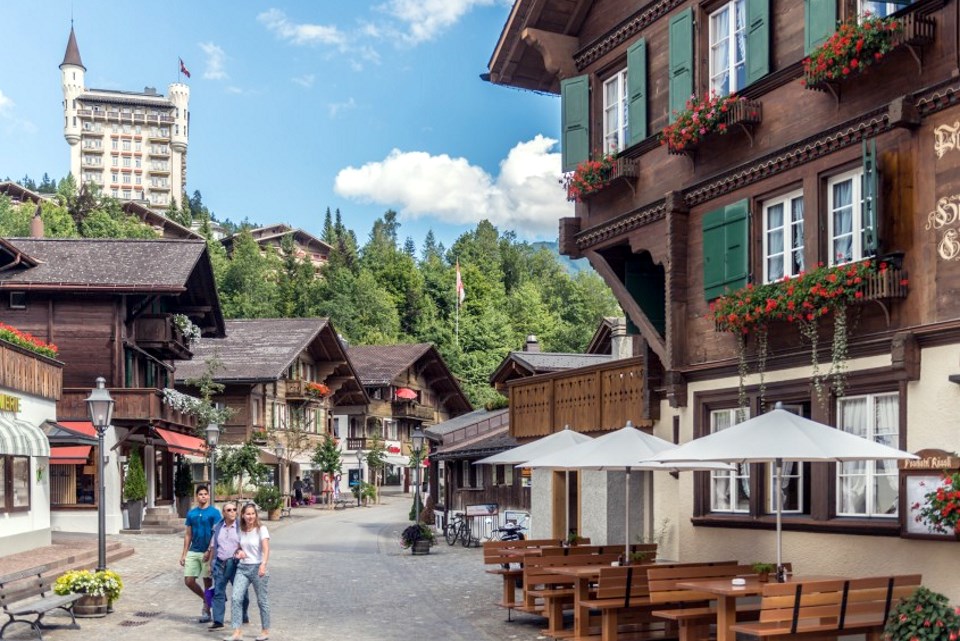 Gstaad-Sommer_960_640.jpg